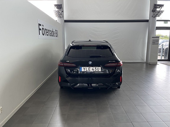 BMW i5 14 of 17