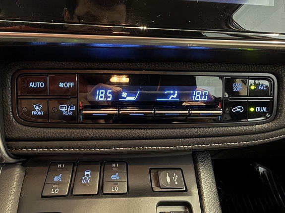 Toyota Auris 18 of 23