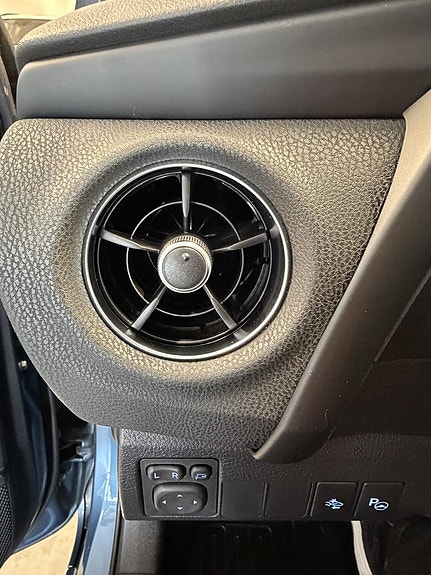 Toyota Auris 21 of 23