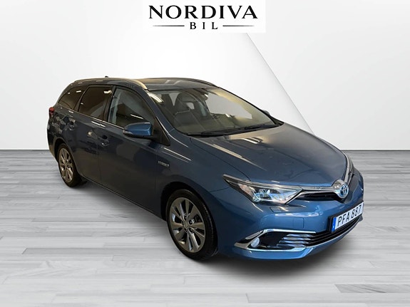 Toyota Auris 3 of 23