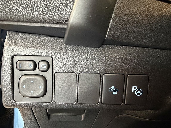 Toyota Auris 19 of 23