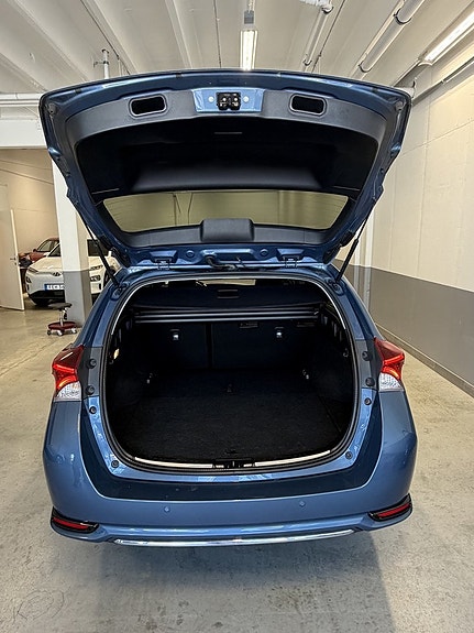 Toyota Auris 23 of 23