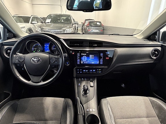 Toyota Auris 11 of 23