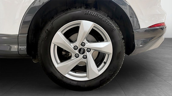 Audi Q3 6 of 13