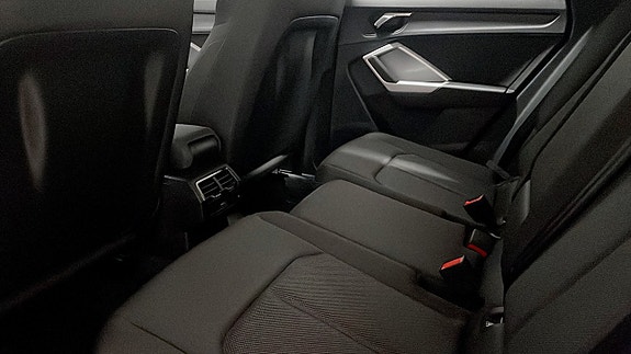 Audi Q3 12 of 13