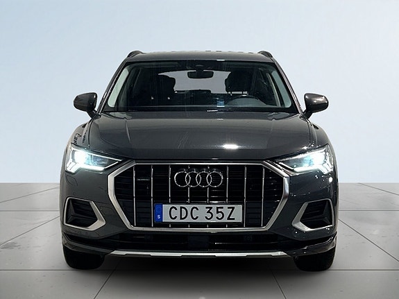 Audi Q3 2 of 20