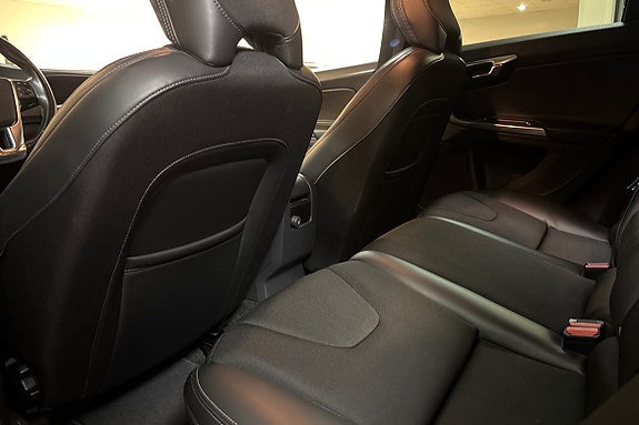 Volvo V60 12 of 14