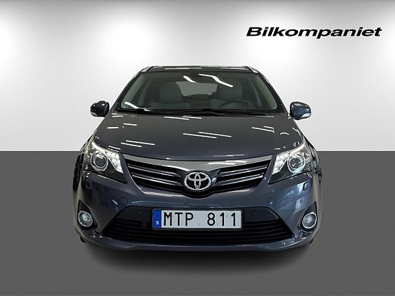 Toyota Avensis 2 of 29
