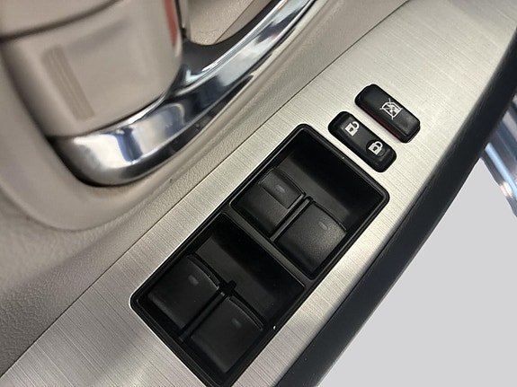Toyota Avensis 26 of 29