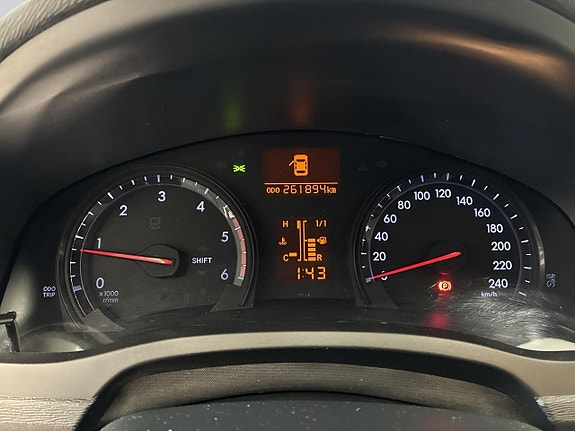 Toyota Avensis 11 of 29