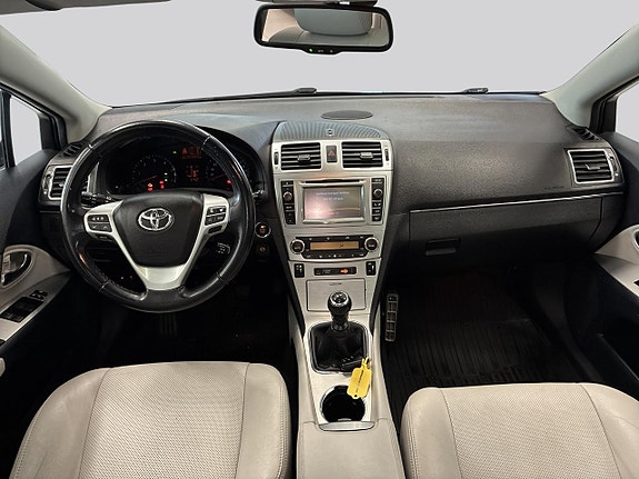 Toyota Avensis 7 of 29