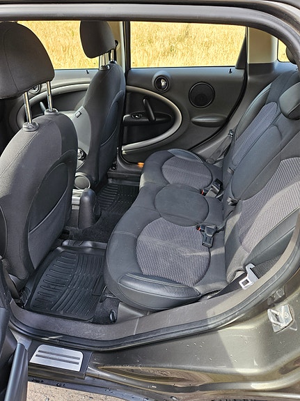 MINI Countryman Cooper D 9 of 13