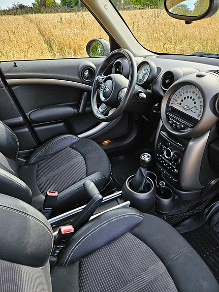 MINI Countryman Cooper D 8 of 13