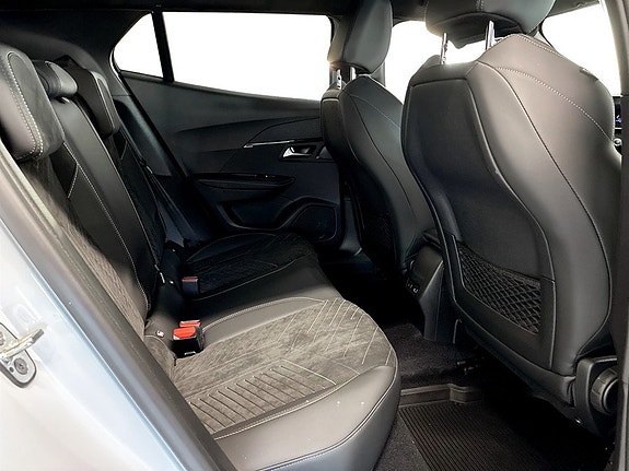 Peugeot 2008 14 of 17