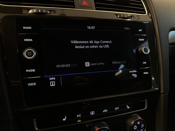 Volkswagen Golf I 21 of 26