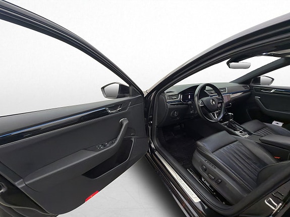 Skoda Superb 17 of 30