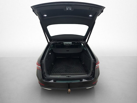 Skoda Superb 9 of 30