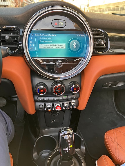 MINI Cooper 3 of 7