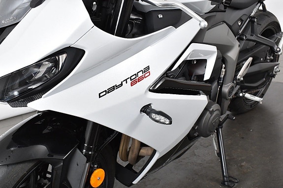 Triumph Daytona 660 ABS Fullservad 12 of 18