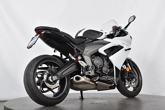 Triumph Daytona 660 ABS Fullservad 2 of 18