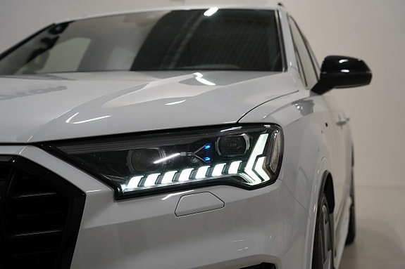 Audi Q7 4 of 30