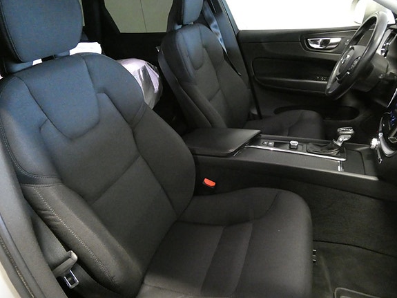 Volvo XC60 12 of 19