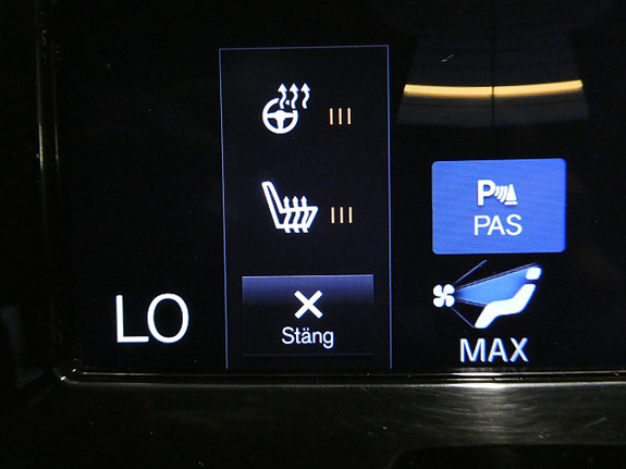 Volvo XC60 15 of 19
