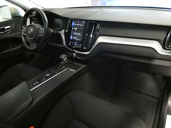 Volvo XC60 11 of 19