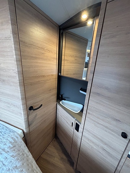 Knaus L!VE WAVE PLATINUM SELECTION 650 MF Franskbädd - Taksäng - Automat - Smidig&Rymlig - 6.94m 18 of 21