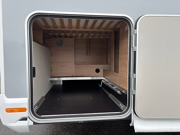 Knaus L!VE WAVE PLATINUM SELECTION 650 MF Franskbädd - Taksäng - Automat - Smidig&Rymlig - 6.94m 7 of 21