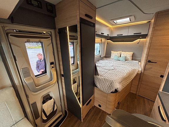 Knaus L!VE WAVE PLATINUM SELECTION 650 MF Franskbädd - Taksäng - Automat - Smidig&Rymlig - 6.94m 16 of 21
