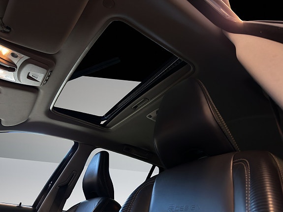 Volvo XC90 13 of 27