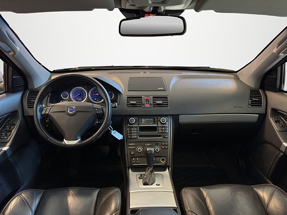 Volvo XC90 15 of 27