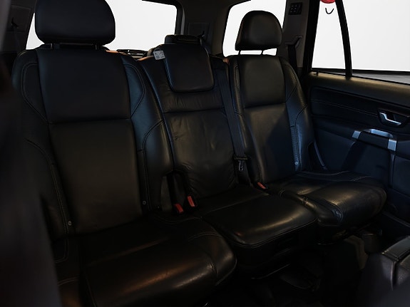 Volvo XC90 25 of 27
