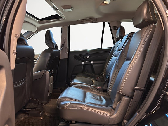 Volvo XC90 24 of 27