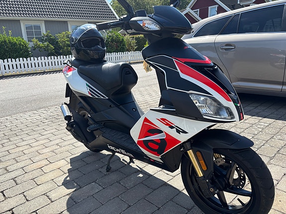 Aprilia SR50 3 of 5