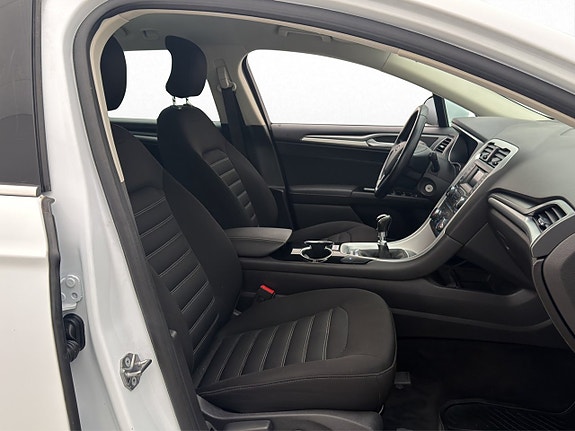 Ford Mondeo 19 of 26
