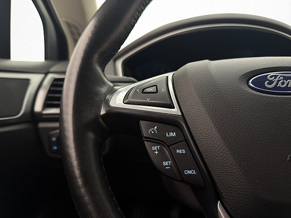 Ford Mondeo 14 of 26