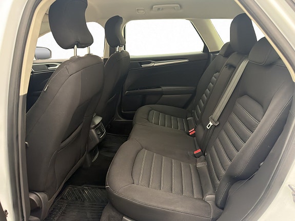 Ford Mondeo 21 of 26