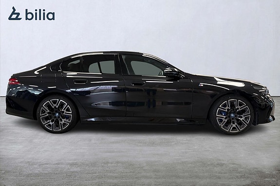 BMW i5 16 of 18
