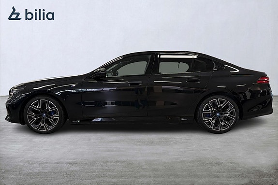 BMW i5 3 of 18