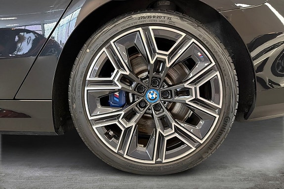 BMW i5 15 of 18