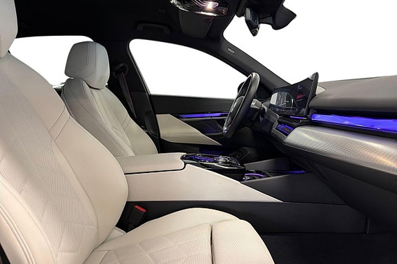 BMW i5 6 of 18
