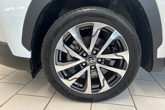 Toyota Corolla Cross 17 of 26