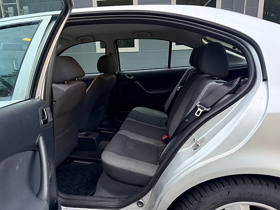 Skoda Octavia 8 of 16