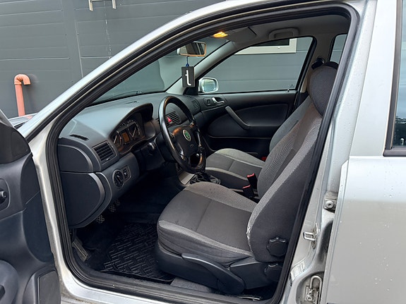 Skoda Octavia 9 of 16