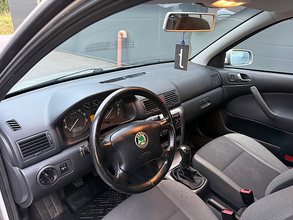 Skoda Octavia 10 of 16