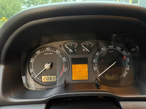 Skoda Octavia 11 of 16