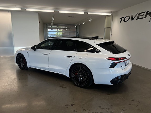 Audi A6 2 of 17