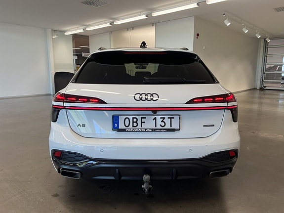 Audi A6 4 of 17